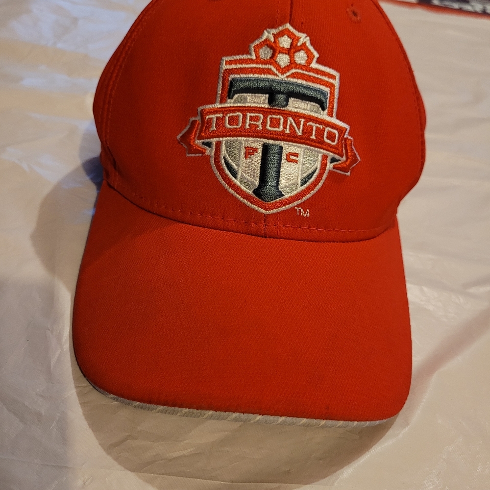 Adidas Toronto MLS fitted cap size small